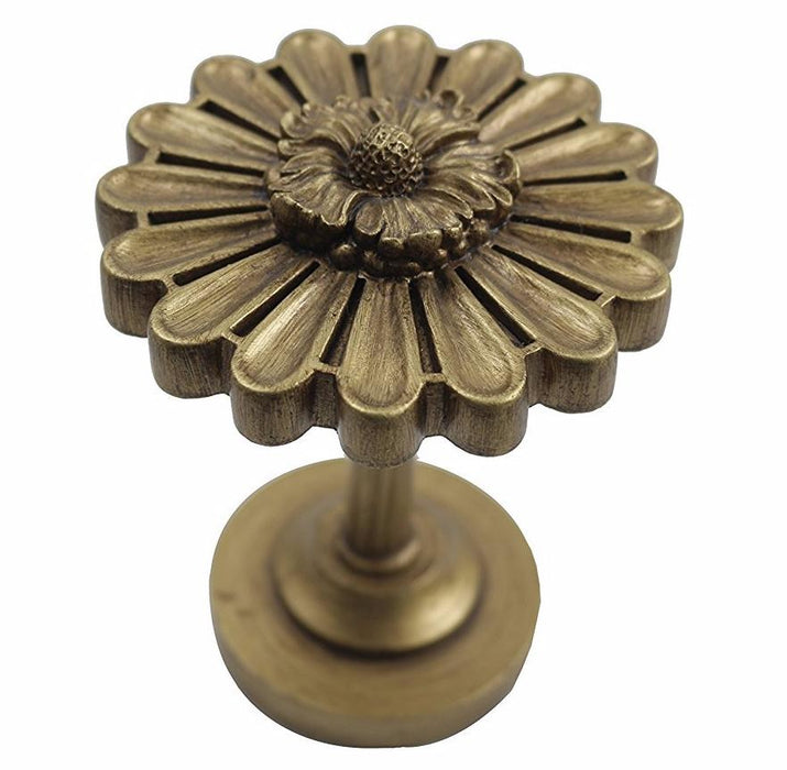 Bellis Medallion Drapery Holdback - 3 Finishes