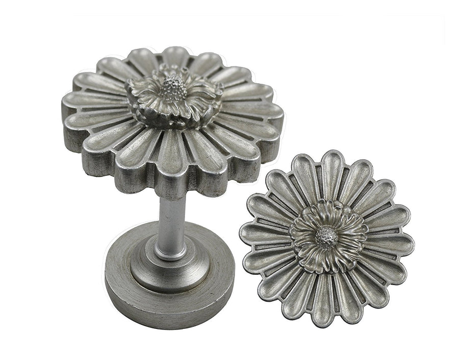 Bellis Medallion Drapery Holdback - 3 Finishes